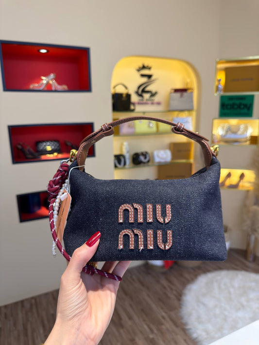 Miu miu

210 dhs

Zain95

اطلبوها من الوتس المثبت في الأعلى👆🏻👆🏻

تواصلو معنا 👈🏻 Zain 
For order WhatsApp pinned 👆🏻

♥️♥️♥️