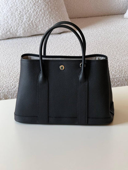 Hermes Gardenparty 30cm💕master quality😍

with box
🎁🎁🎁

380 dhs🪙💚

Zain52
♥️♥️♥️