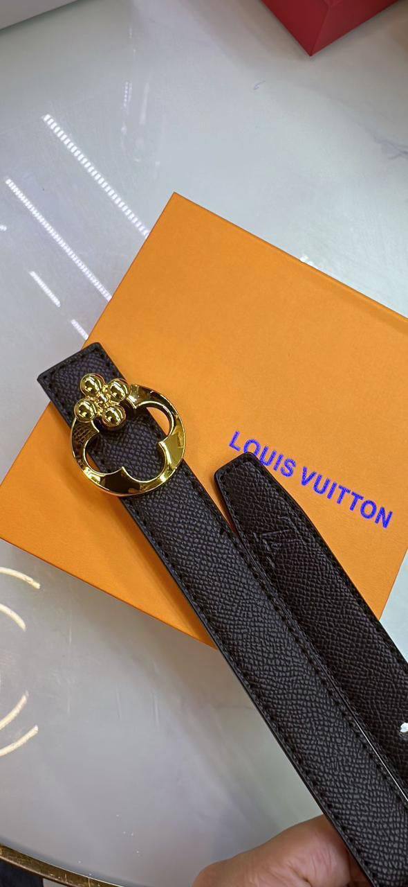 BELT 

50 dhs🪙💕

with box
🎁🎁🎁

Zain90
♥️♥️♥️