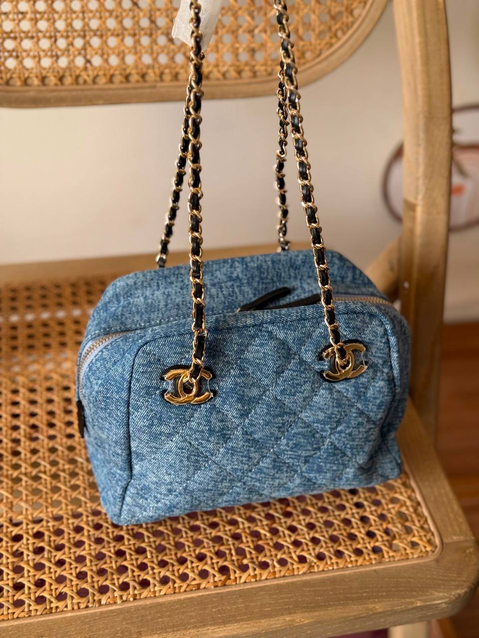 New Collection✨✨✨
CHANEL
23cm
25cm
370 dhs🇦🇪🇦🇪
*MASTER QUIETLY*
With box🎁

Zain167
♥️♥️♥️
