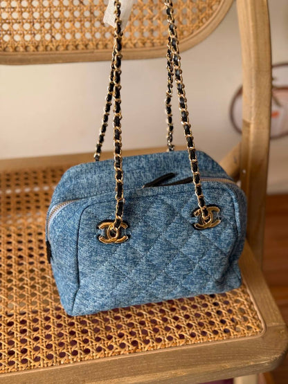 New Collection✨✨✨
CHANEL
23cm
25cm
370 dhs🇦🇪🇦🇪
*MASTER QUIETLY*
With box🎁

Zain167
♥️♥️♥️