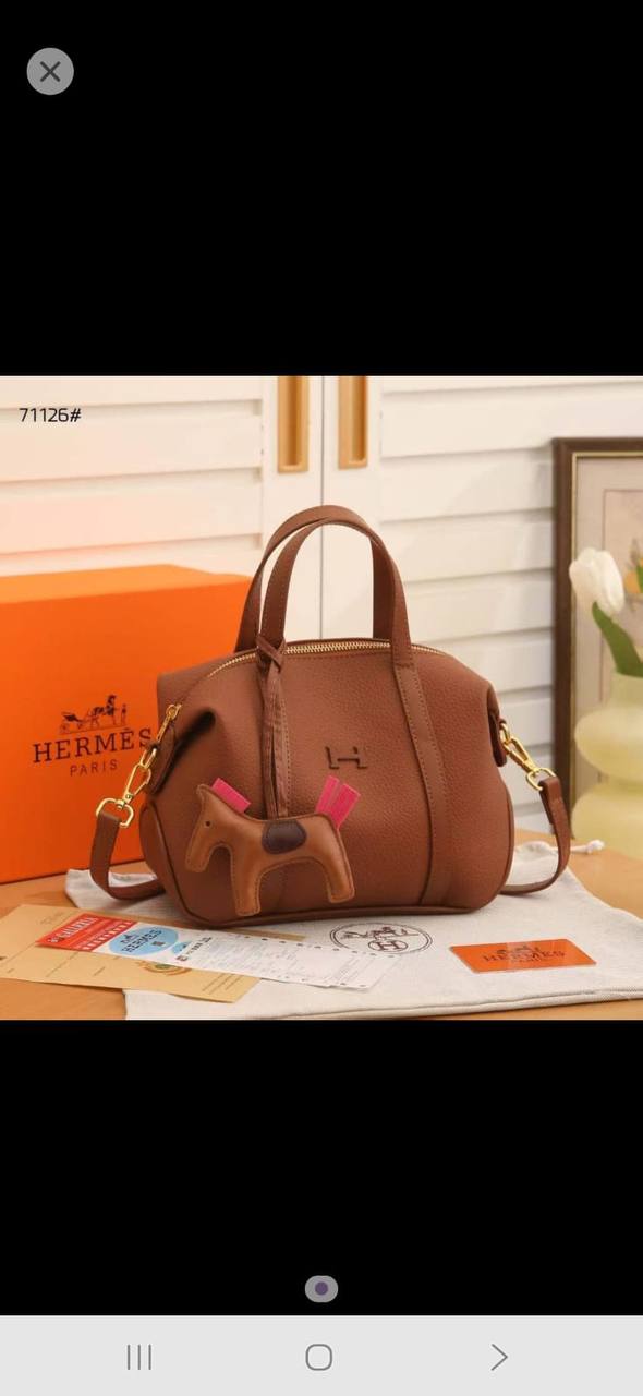 Hermes 
120 dhs🇦🇪🇦🇪 
with box

Zain235
♥️♥️♥️