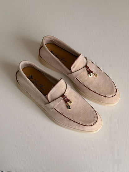 Loro Piana 
Summer Charms Walk❣️❤️
Super Master Quality
Size 36 to 41
450 dhs💓

Zain71
♥️♥️♥️