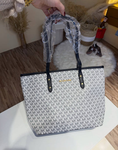 Mk

75 dhs

Zain232

اطلبوها من الوتس المثبت في الأعلى👆🏻👆🏻

تواصلو معنا 👈🏻 Zain 
For order WhatsApp pinned 👆🏻

♥️♥️♥️