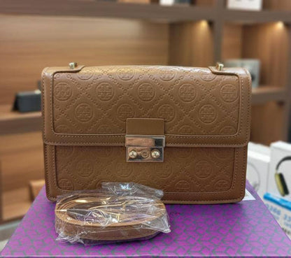 Tory Burch
Good quality 

with box 
🎁🎁🎁

80 dhs❤️

Zain186
♥️♥️♥️