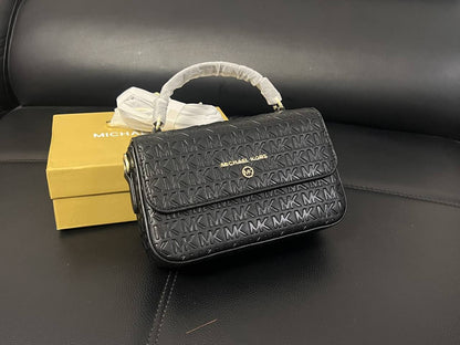 MK
Aigner
90 dhs🇦🇪🇦🇪
size 20cm
with box

Zain26
♥️♥️♥️