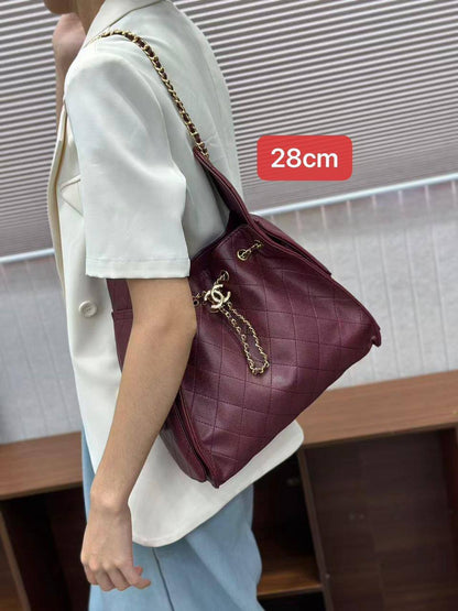 Chanel
110 dhs💓

Zain102
♥️♥️♥️