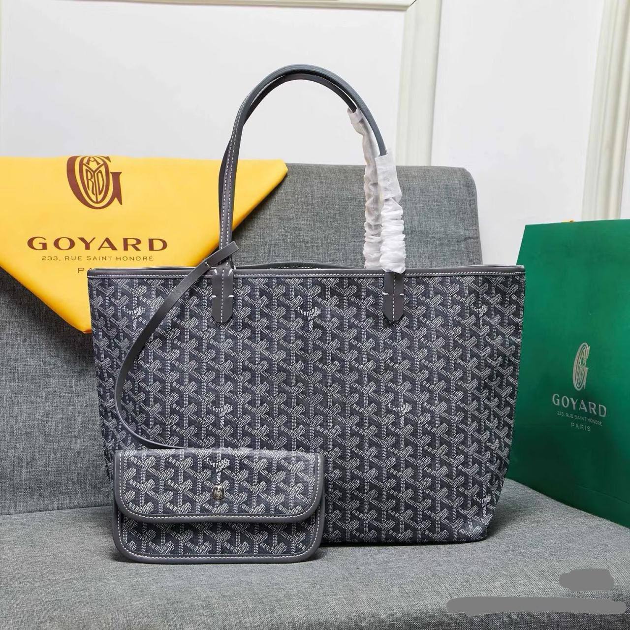 🌼 Goyard 
1️⃣ First quality 
Size : 46 * 27 cm
85 dhs🪙🌨️

Zain115
♥️♥️♥️