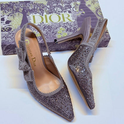 New Came😍

Dior Heel
115 dhs🇦🇪🇦🇪

Size:36-41

Withbox & paper Bag

Zain40
♥️♥️♥️