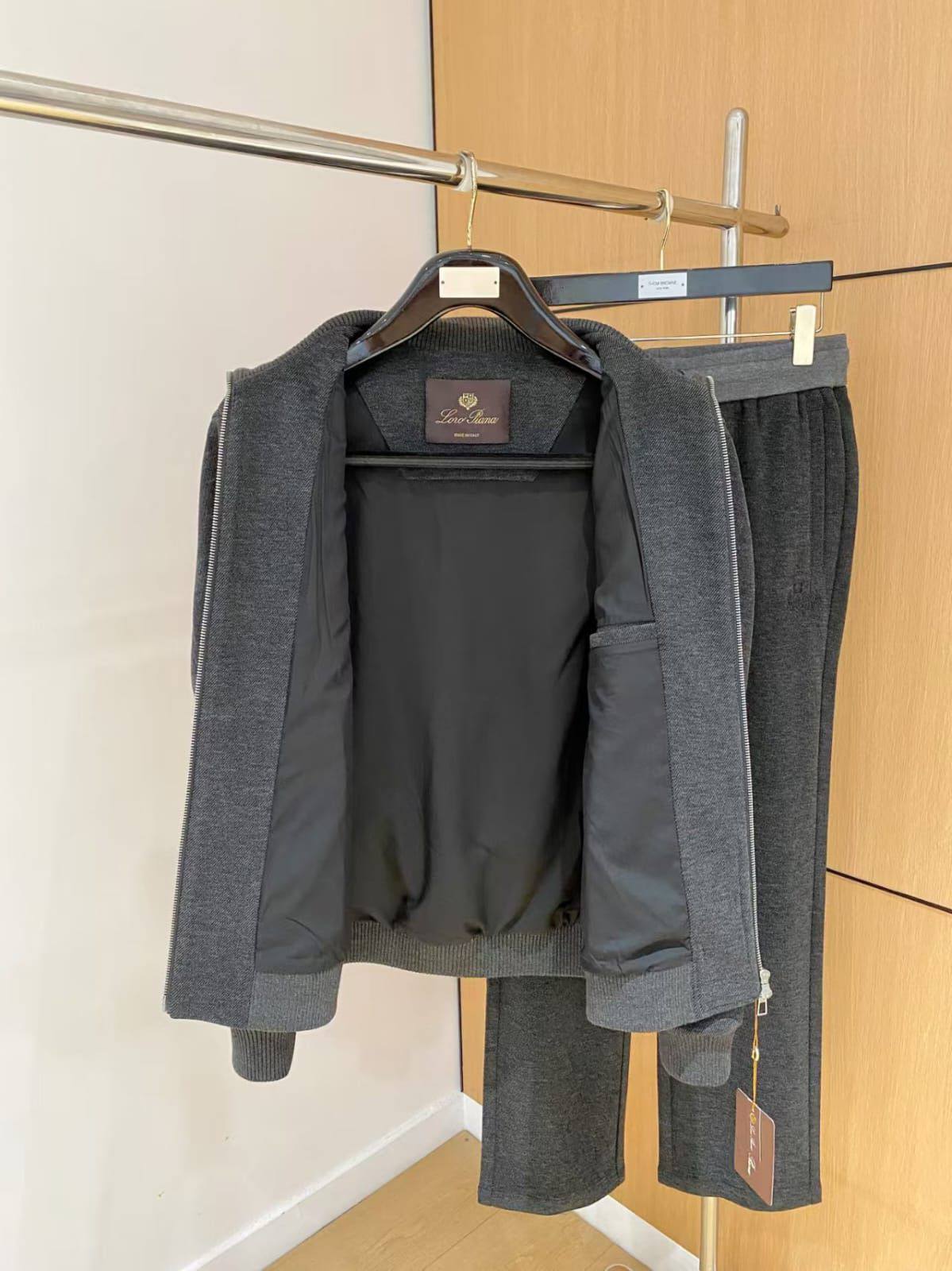 LORO PIANA

Super Master quality

Sizes:M L XL 2XL 3XL
990 dhs🇦🇪🇦🇪

Zain330
♥️♥️♥️