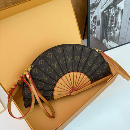 LV
Good Quality 

With Box 
🎁🎁🎁

110 dhs🪙💕

Zain250
♥️♥️♥️