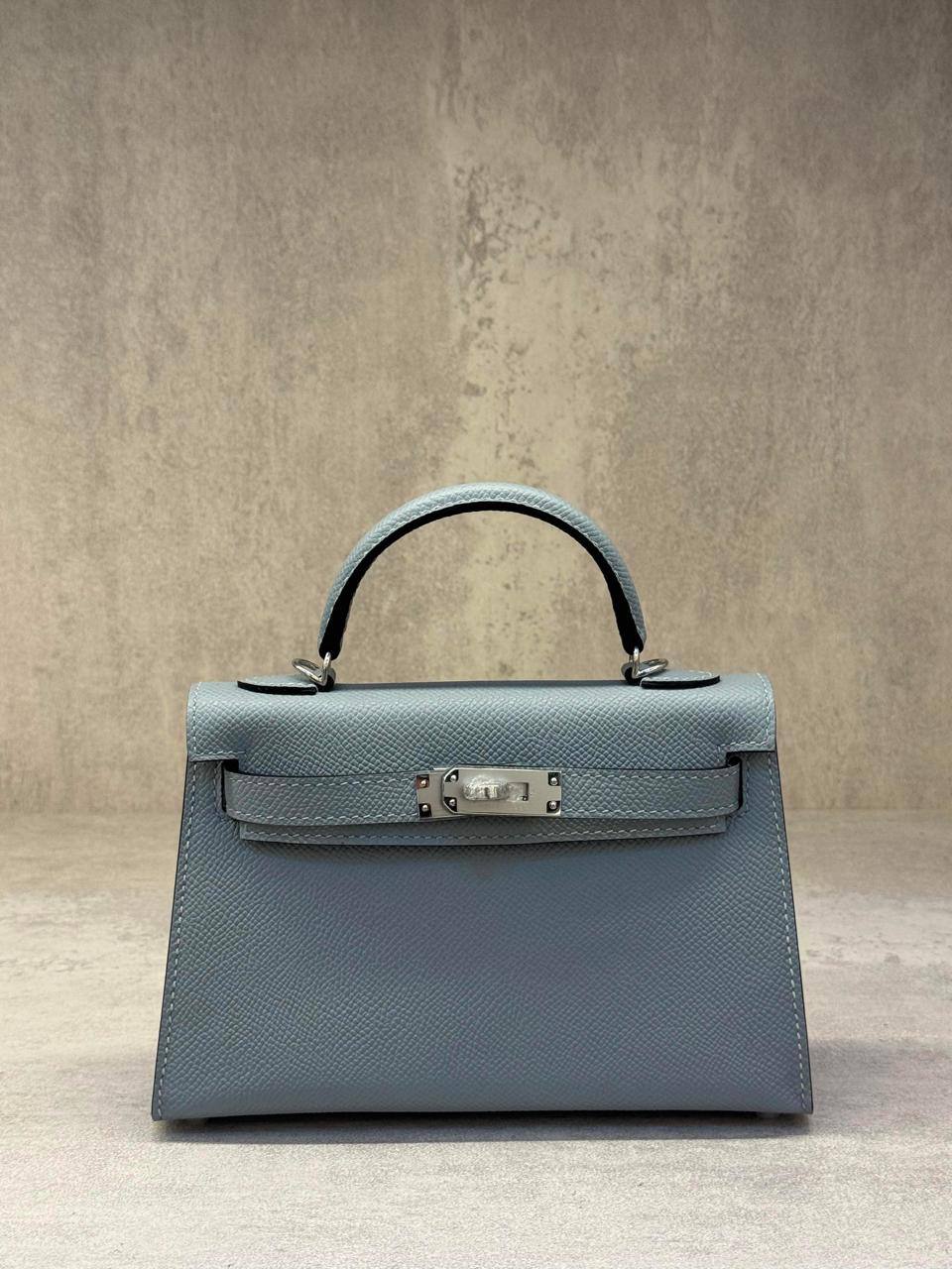 Hernes
𝐇𝐞𝐫𝐦𝐞𝐬 𝐌𝐢𝐧𝐢 𝐊𝐞𝐥𝐥𝐲 𝟏𝟗𝐜𝐦 
𝐇𝐚𝐧𝐝 𝐌𝐚𝐝𝐞 
1350 dhs✅🖤🌴

ETAG4
♥️♥️♥️
