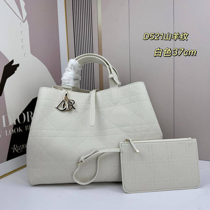Dior - Master

27cm🤗 
340 dhs❣️

Zain228
♥️♥️♥️