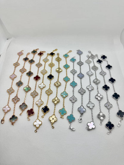 VCA ❤️‍🔥*
Bracelet 🐦‍🔥
Super master quality 💯
With normal boxes 📦 
65 dhs🪙💚
With master box 🗃️ 
110 dhs🪙💚

Zain216
♥️♥️♥️