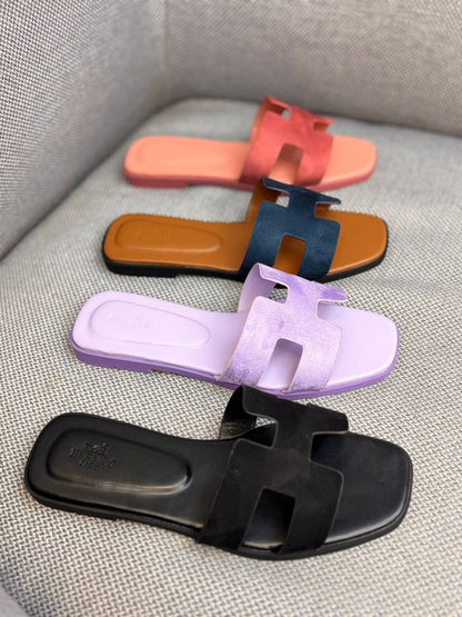 Hermes  
100 dhs✅
Size 36-42

Zain55
♥️♥️♥️