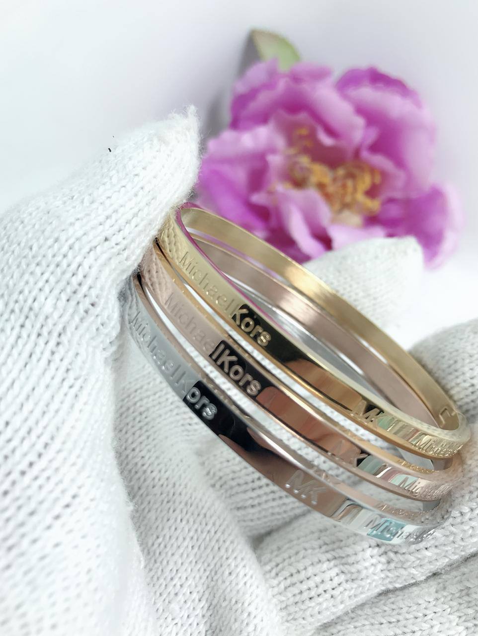 Cartier Set
55 dhs✅

Zain25
♥️♥️♥️