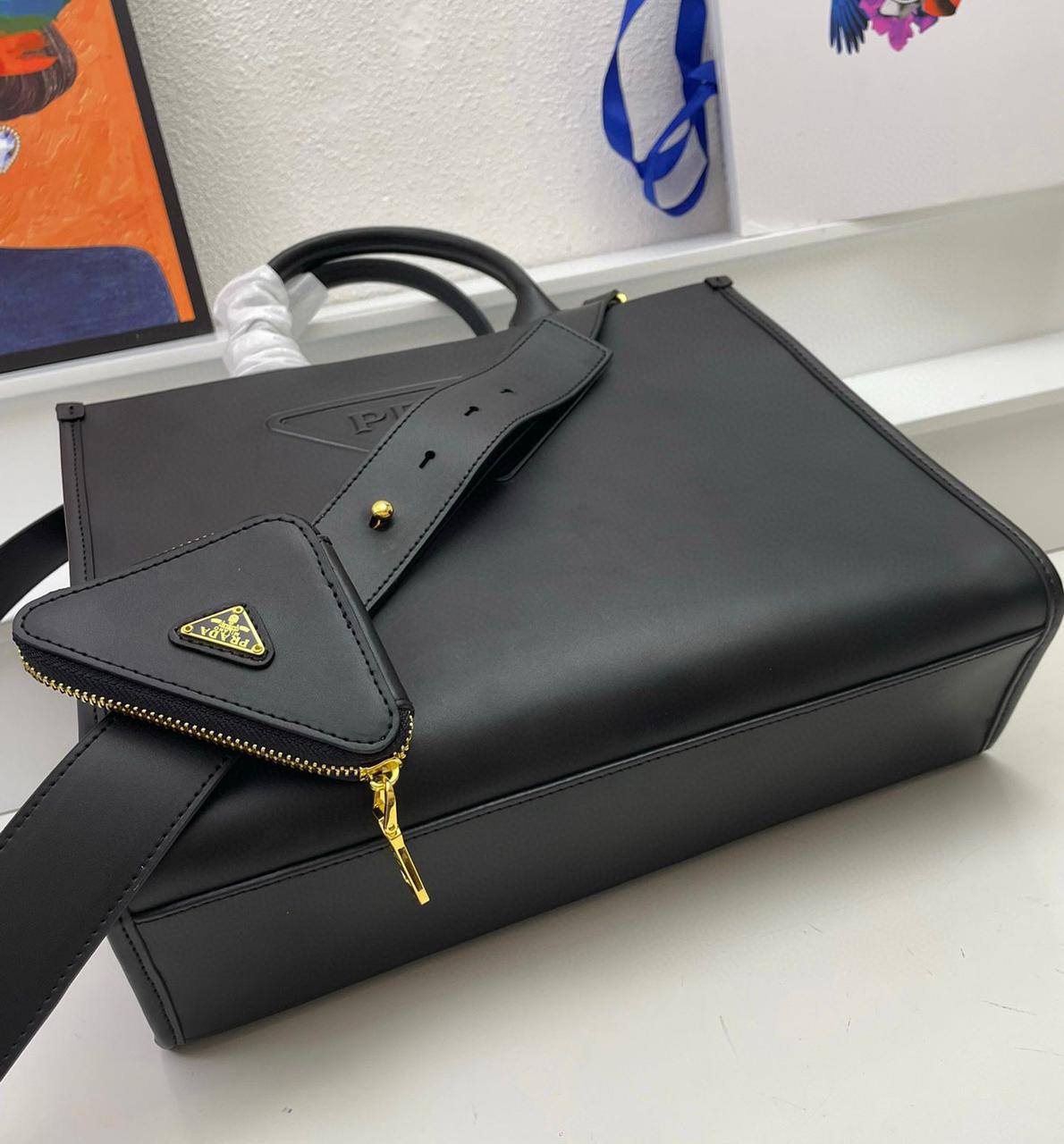 PRADA NEW CAME 
GOOD QUALITY 
100 dhs🇦🇪🇦🇪
SIZE: 33cm

Zain295
♥️♥️♥️