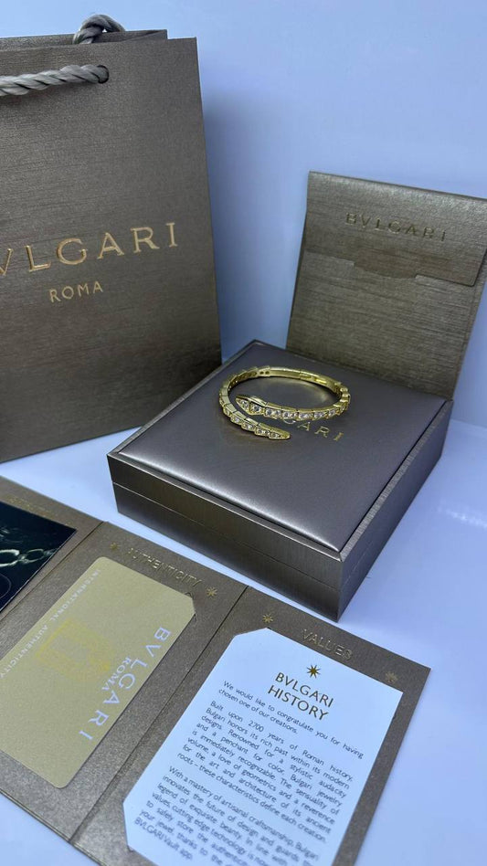 BVLGARI 🍁*
Bangle 🐦‍🔥
good quality 💯
With normal boxes 📦 
40 dhs✅
With same master box 📦 
75 dhs✅

Zain216
♥️♥️♥️
