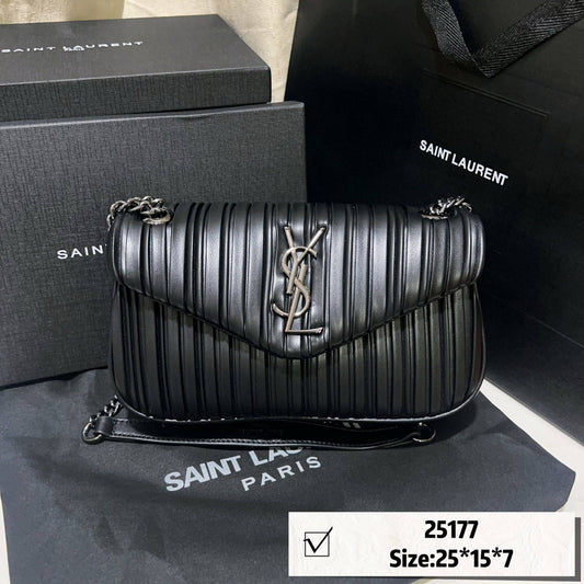 YSL
with box
🎁🎁🎁

110 dhs❣️

Zain46
♥️♥️♥️