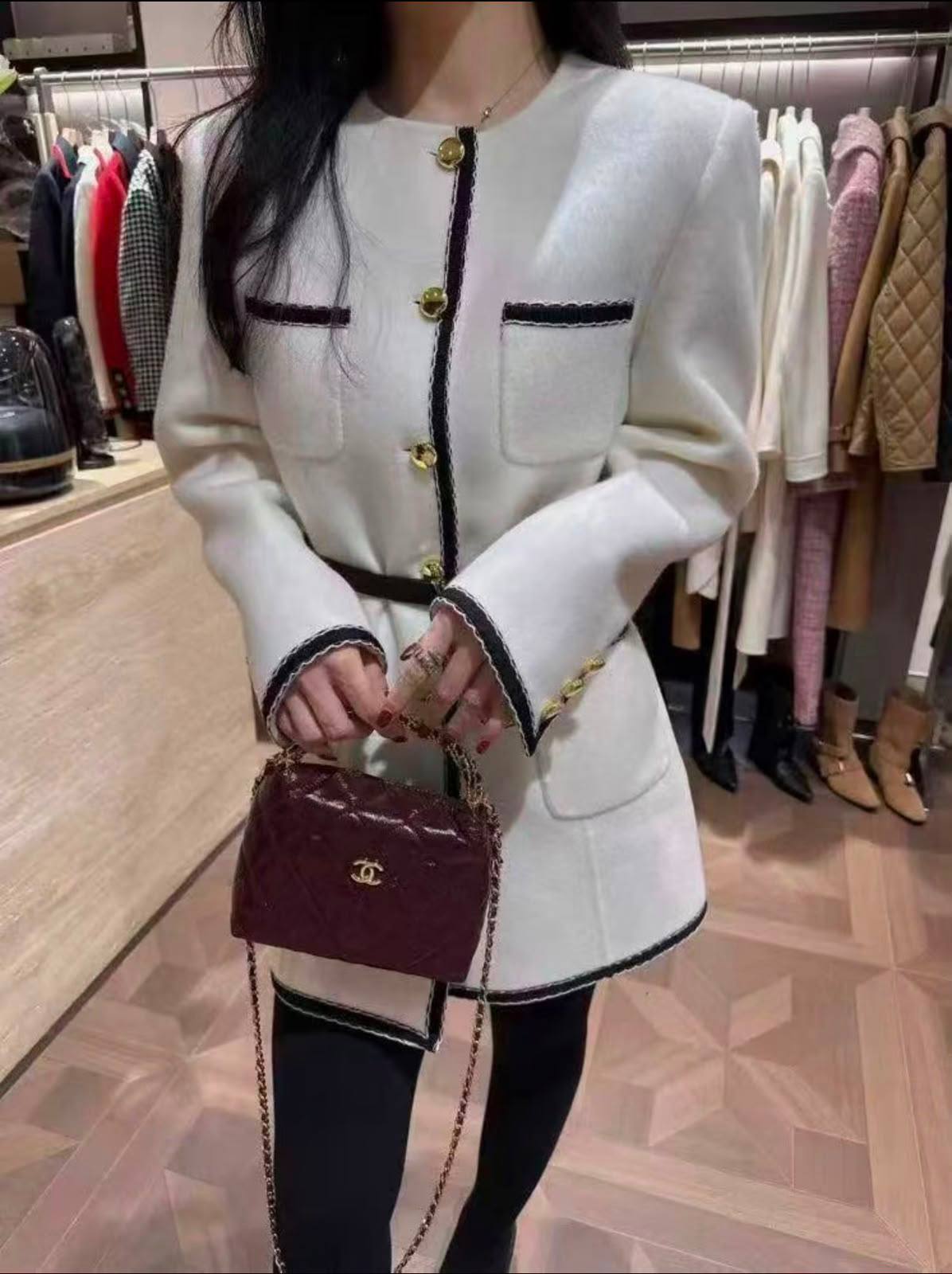 Chanel
100 dhs🇦🇪🇦🇪
good-quality with box

Zain35
♥️♥️♥️
