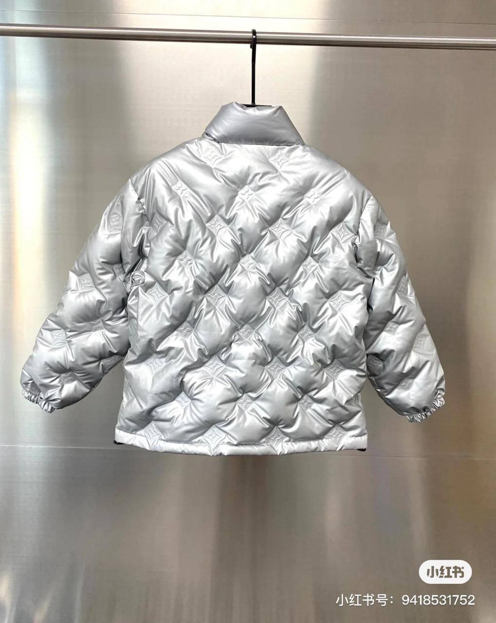 *New collections 💕💕   
350 dhs🪙🌨️
*good  quality  
*Sizes:S M L xl* 
*AVAILABL winter jacket

Zain231
♥️♥️♥️