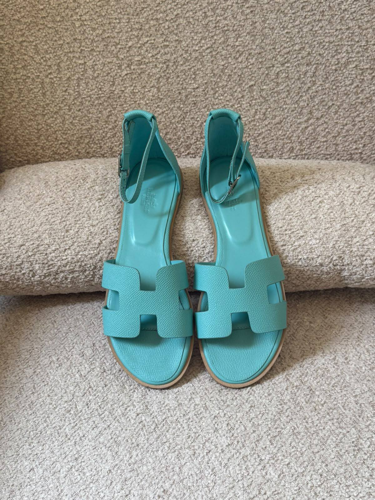 Hermes

𝐒𝐢𝐳𝐞𝐬: 𝟑𝟔 — 𝟒𝟏

430 dhs🇦🇪🇦🇪
Zain298
♥️♥️♥️