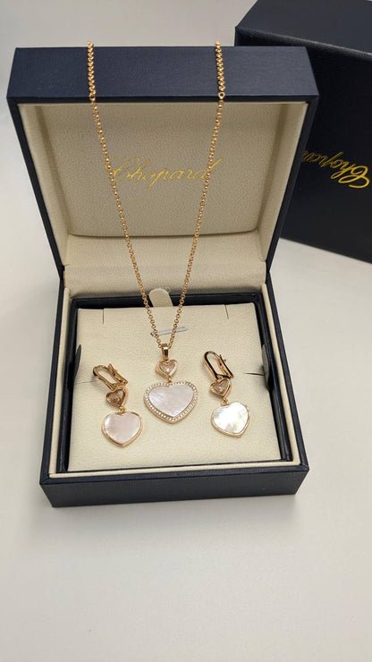 Chopard
*Master Quality* 
*Necklace & Earrings*
140 dhs🌺 with Normal Box 🎁
180 dhs🌺 with Master Box 🎁

Zain210
♥️♥️♥️