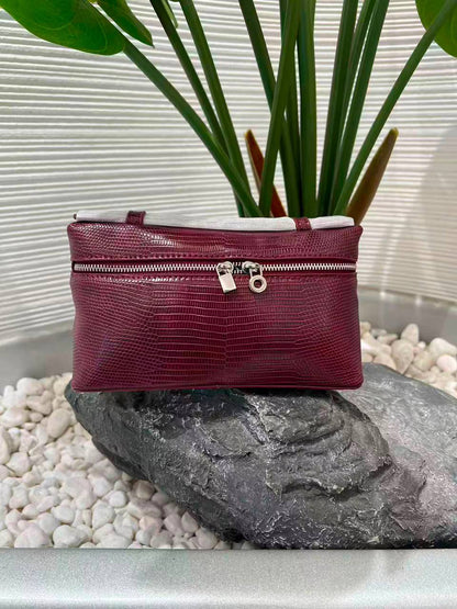 Loro Piana
100 dhs🇦🇪🇦🇪
good-quality with box

Zain35
♥️♥️♥️