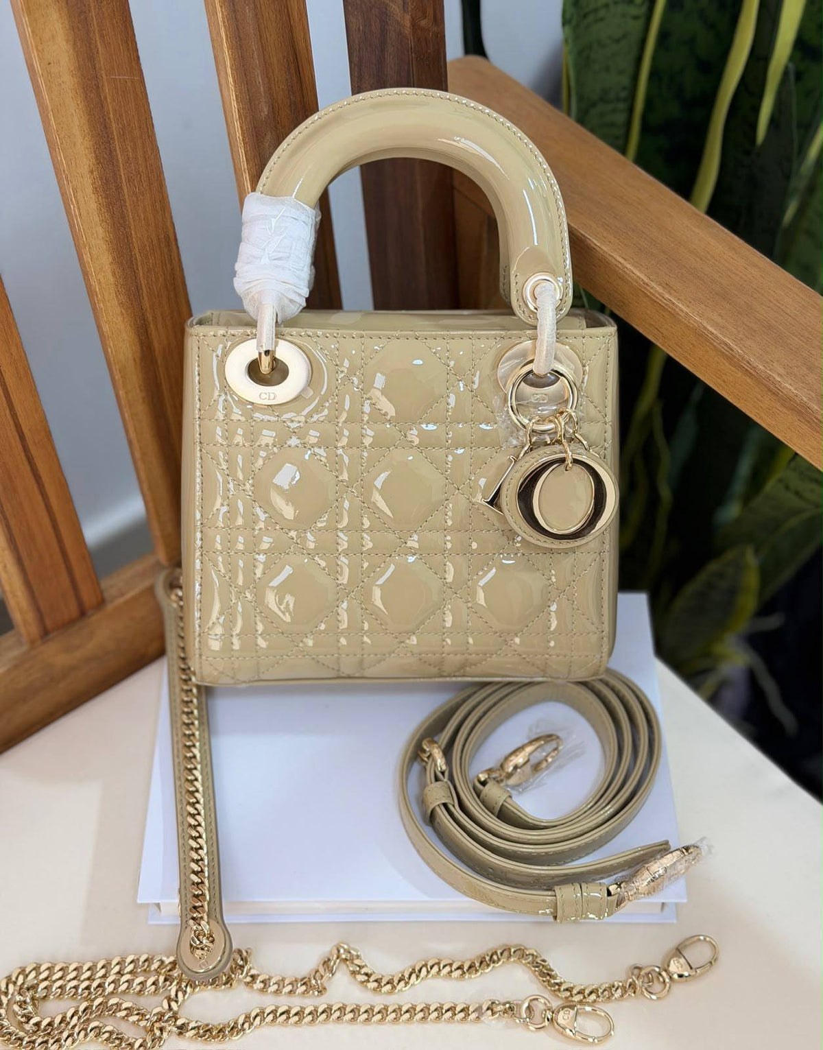 DIOR 
Super Master Quality 
Original Packing 
17cm

For Price 👇 WhatsApp✅
0568585901 
0507557372
0552275751 Owner Zain 👌

Zain321
♥️♥️♥️