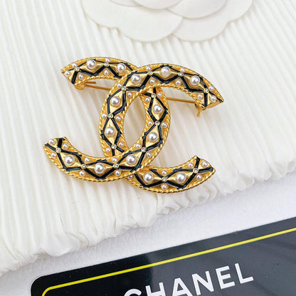 Brooch Chanel
Master Quality
60 dhs🪙🖤 

With Box And Paper Bag
🎁🎁🎁

Zain89
♥️♥️♥️