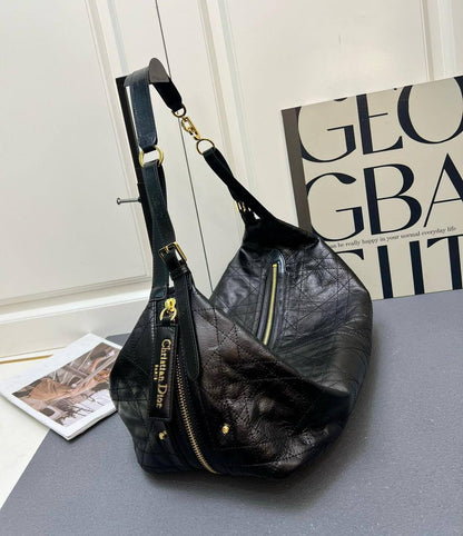 DIOR  
GOOD QUALITY
100 dhs✅

Zain295
♥️♥️♥️