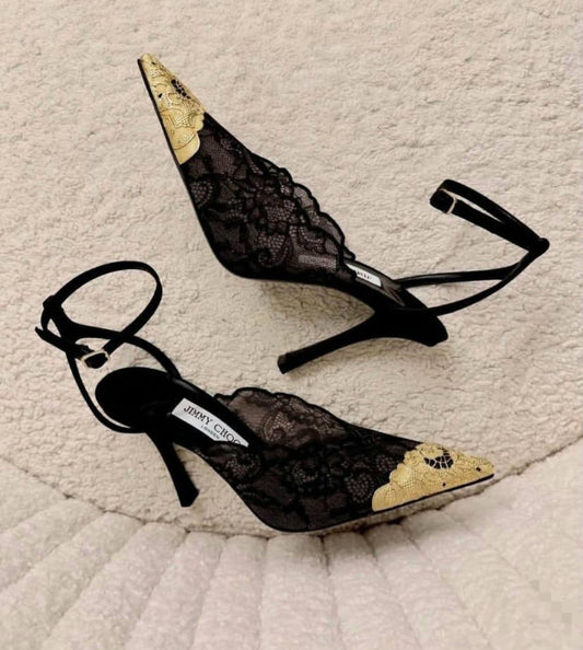 JIMMY CHOO
350 dhs✅
*SIZE  36   TO   41*

Zain224
♥️♥️♥️