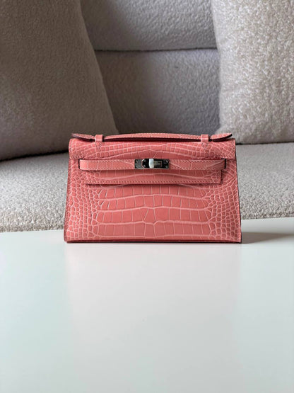 Hermes pochette 21cm💥Master quality ✅with box📦
610 dhs💓

Zain52
♥️♥️♥️