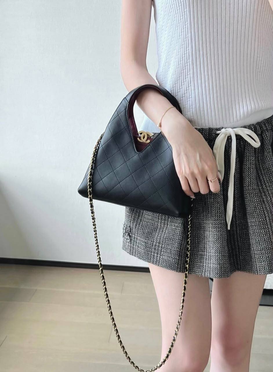 Chanel

150 dhs🇦🇪🇦🇪

Zain35
♥️♥️♥️