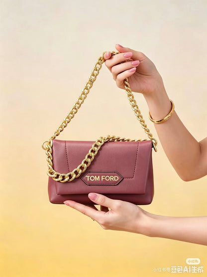 New arrived 
TOM FORD
95 dhs🇦🇪🇦🇪
Size 18 cm

Zain161
♥️♥️♥️