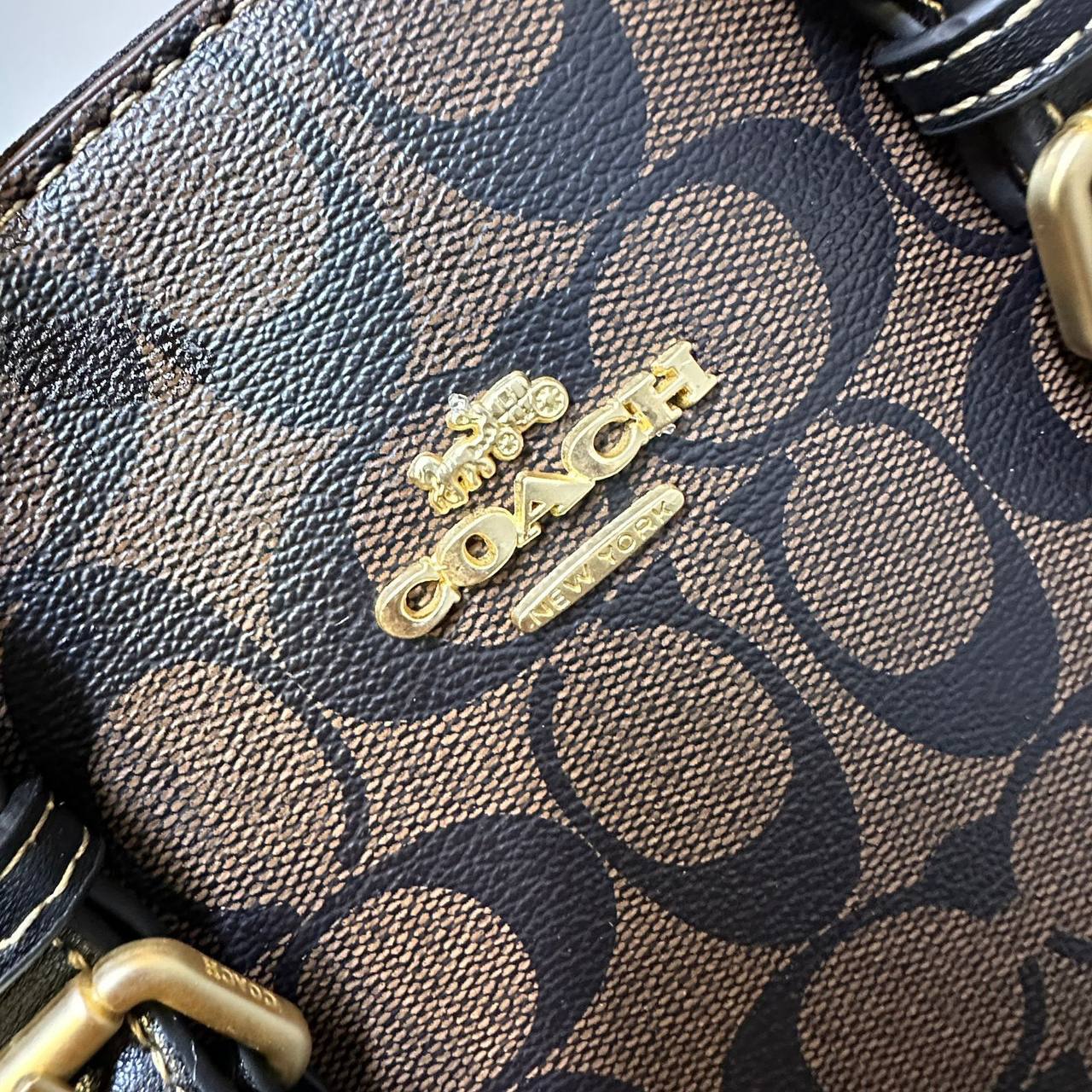 COACH 
NEW CAME HIGH QUALITY 
120 dhs🇦🇪🇦🇪

Zain295
♥️♥️♥️