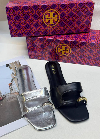 Tory Burch ladies
Size 36 to 41
65 dhs✅

Zain236
♥️♥️♥️