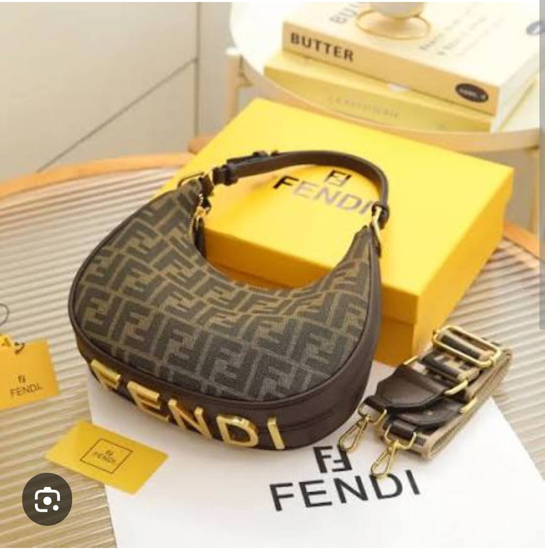 FENDI
 WITH BOX 
120 dhs🇦🇪🇦🇪

Zain169
♥️♥️♥️