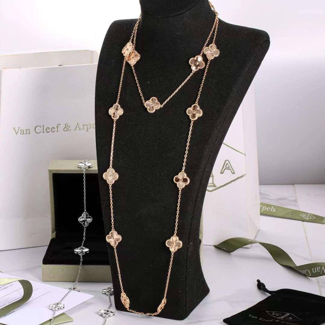 VCA 20 Flower
LONG NECKLACE 
VCA 
230 DHS🇦🇪🇦🇪
WITH GOOD BOX AND PAPER BAG
GOLD,ROSE GOLD, SILVER, AVAILABLE

Zain89
♥️♥️♥️