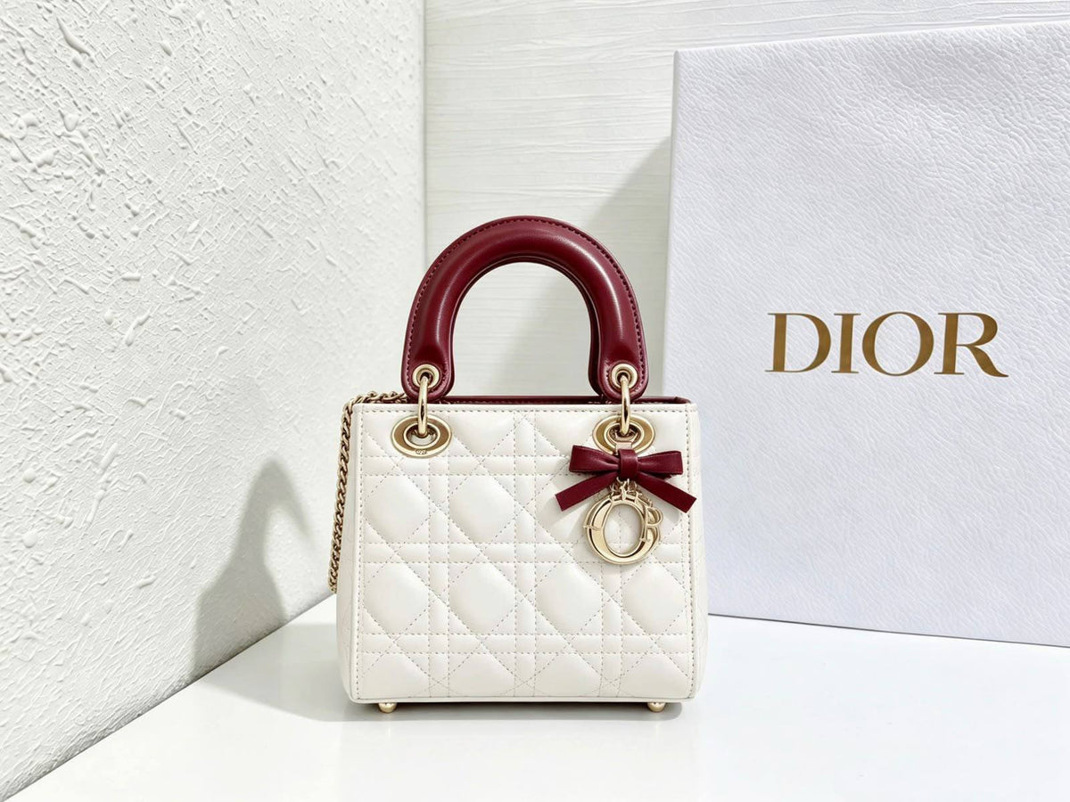 Dior

120 dhs🇦🇪🇦🇪

Withbox

Zain90
♥️♥️♥️