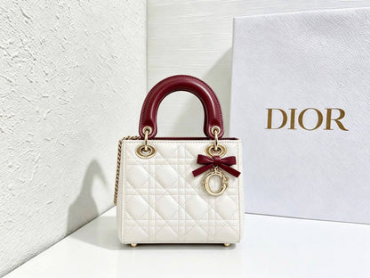 Dior

120 dhs🇦🇪🇦🇪

Withbox

Zain90
♥️♥️♥️