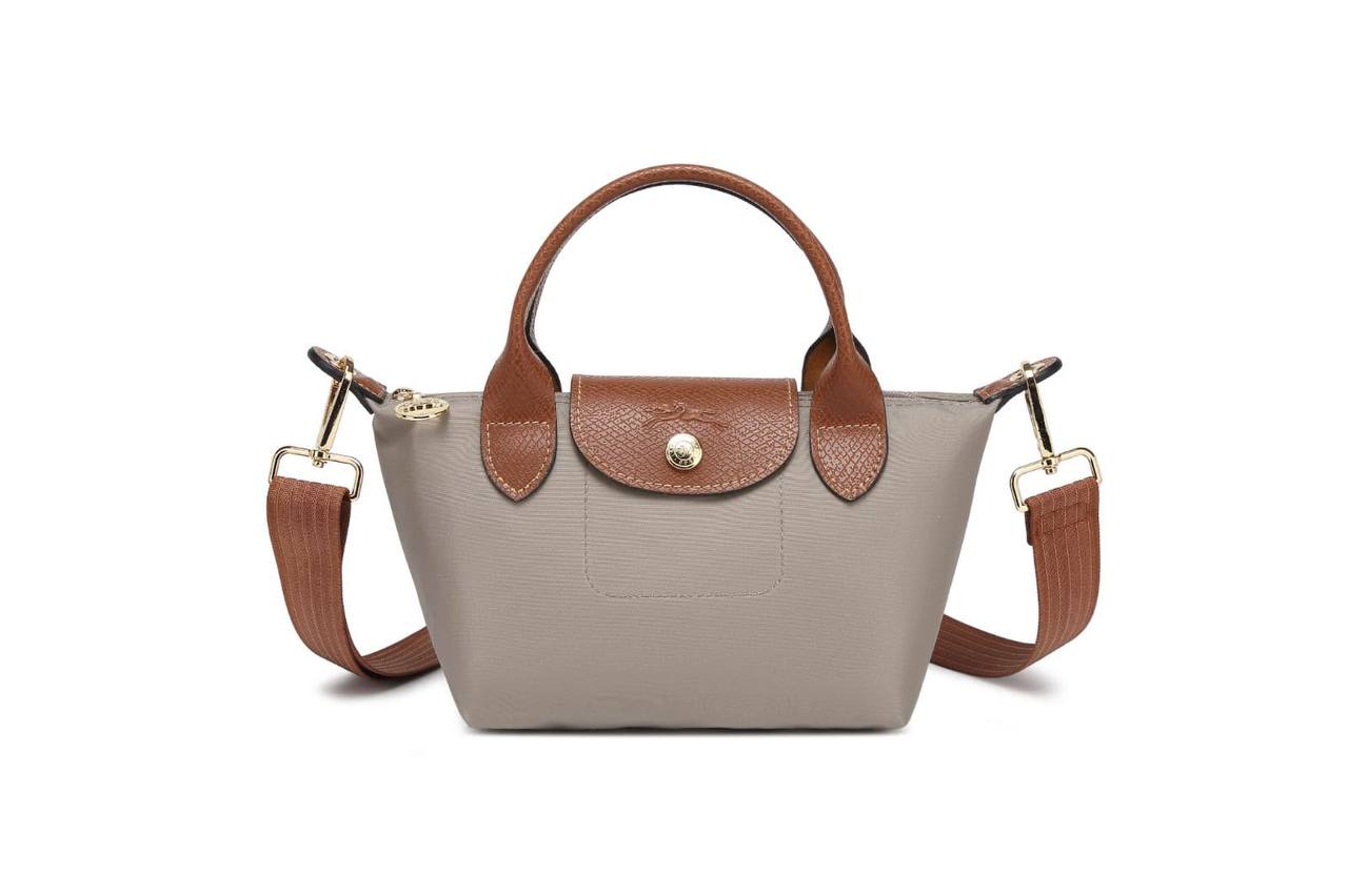NEW CAME 

LONG CHAMP 

BAG GOOD QUALITY 

65 DHS🇦🇪🇦🇪🇦🇪

 SIZE: 25-12-9cm

Zain40
♥️♥️♥️