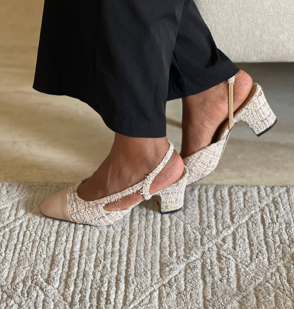Chanel 

Vip quality 

Size:36 to 42

430 dhs🇦🇪🇦🇪

Zain113
♥️♥️♥️