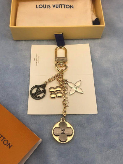 *Offer Key Chain* ⛓️‍💥 
Good quality 
*Each* 👇👇👇

60 dhs🪙🖤 Master box 👈

Zain48
♥️♥️♥️