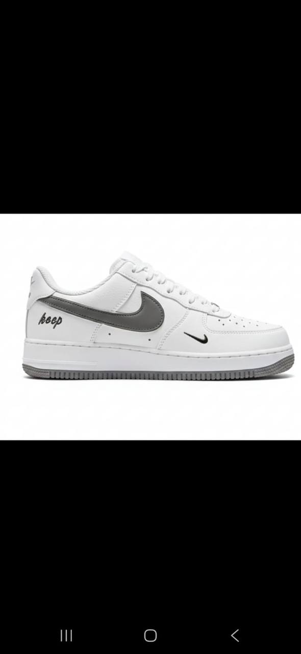NIKE
Size 40 to 45
95 dhs💓

Zain27
♥️♥️♥️
