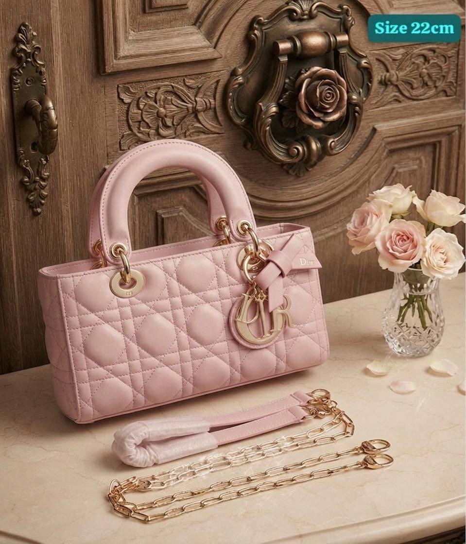 Dior
High quality
With box 
130 dhs🇦🇪🇦🇪

Zain136
♥️♥️♥️