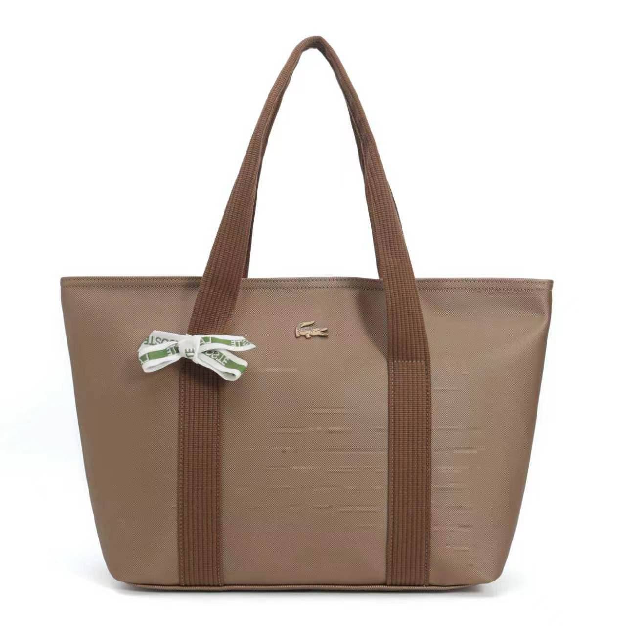 NEW CAME
LACOSTE BAG
GOOD QUALITY
55 dhs🇦🇪🇦🇪

Zain40
♥️♥️♥️