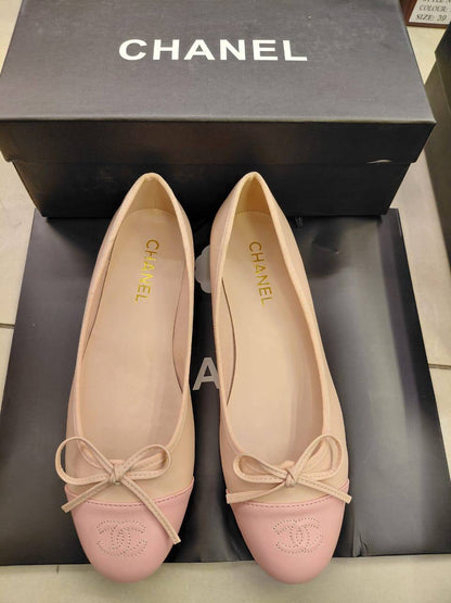Chanel
High Quality 
Size 36 to 41 
105 dhs✅

Zain120
♥️♥️♥️