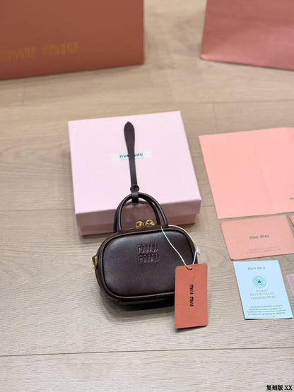 Miu Miu
Master 🔥🔥
230 dhs✅

Zain141
♥️♥️♥️