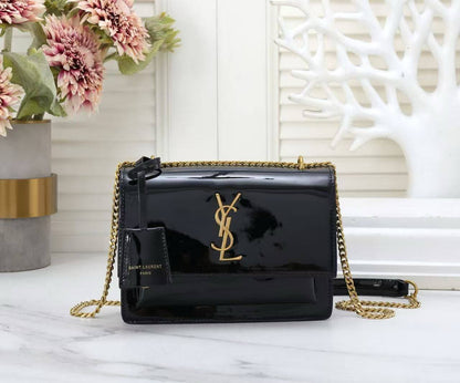 YSL
 NEW CAME GOOD QUALITY 

WITH BOX 
🎁🎁🎁

110 dhs🪙

SIZE: 22cm

Zain39
♥️♥️♥️